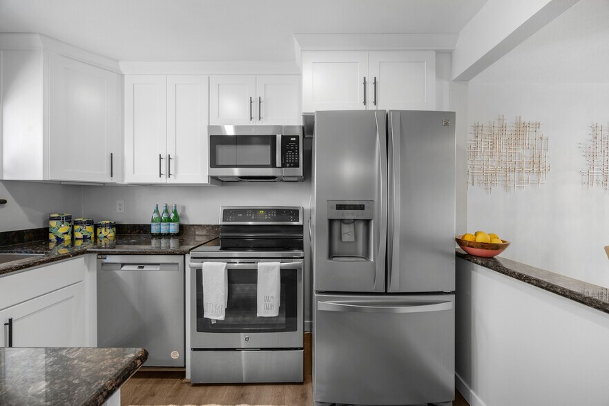 Building Photo - 105 146th Ave SE