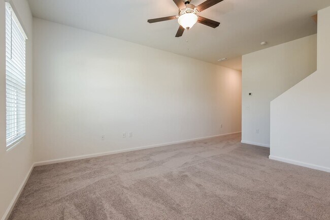 Building Photo - 2042 Hemingway Cir