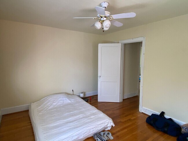 Building Photo - 4201 Bromley Ln