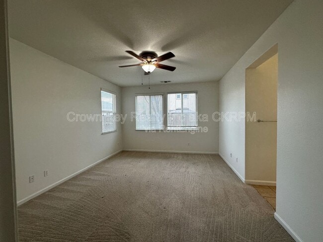 Building Photo - 2568 Tapestry St