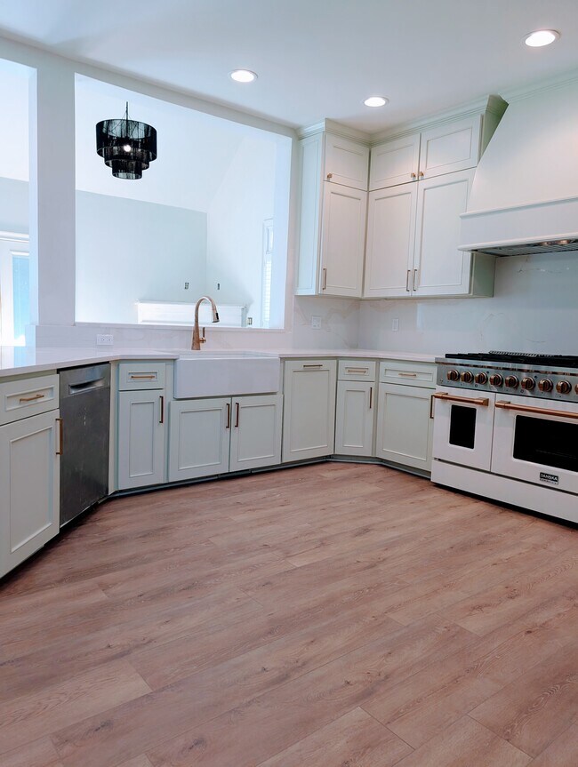 Building Photo - 9301 Grist Mill Ct