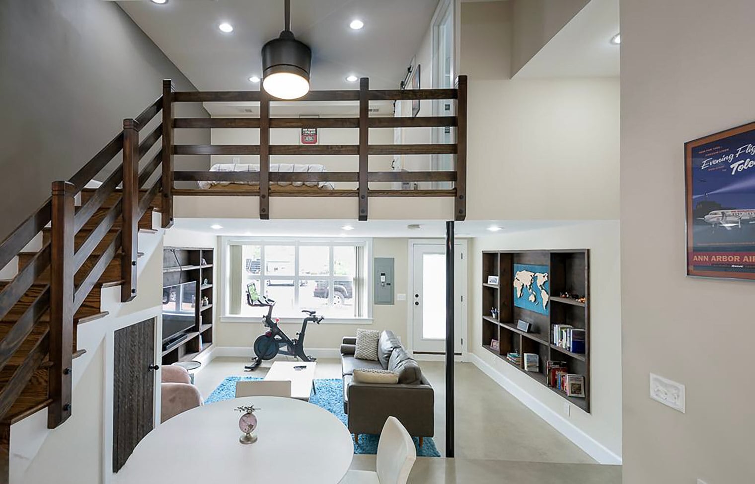 Building Photo - 717 F St NE