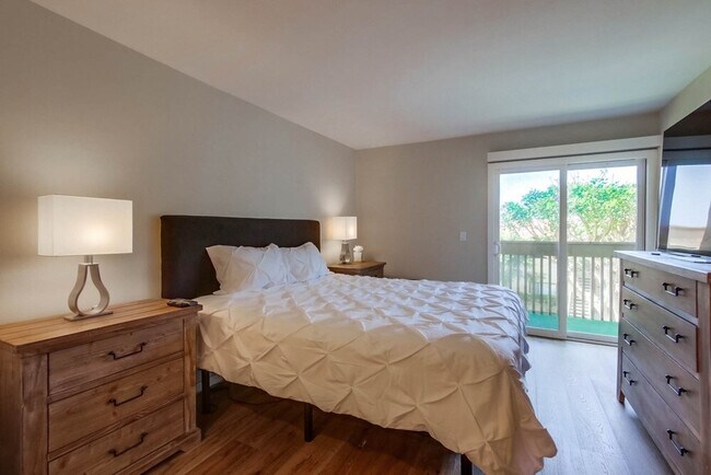 Building Photo - 450 S Sierra Ave