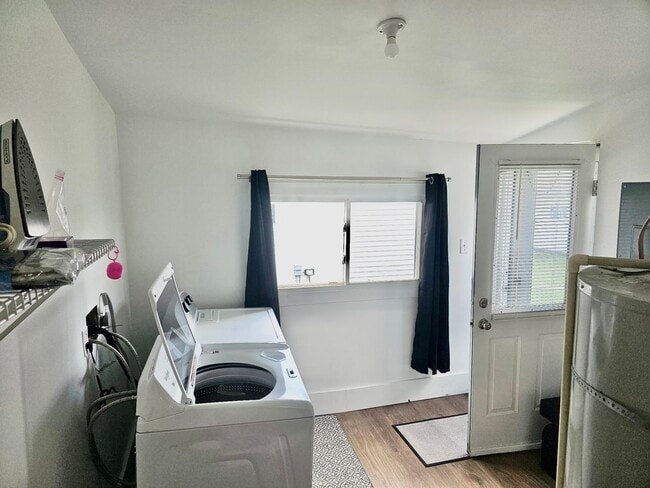 Building Photo - Cute and cozy Greensburg home!