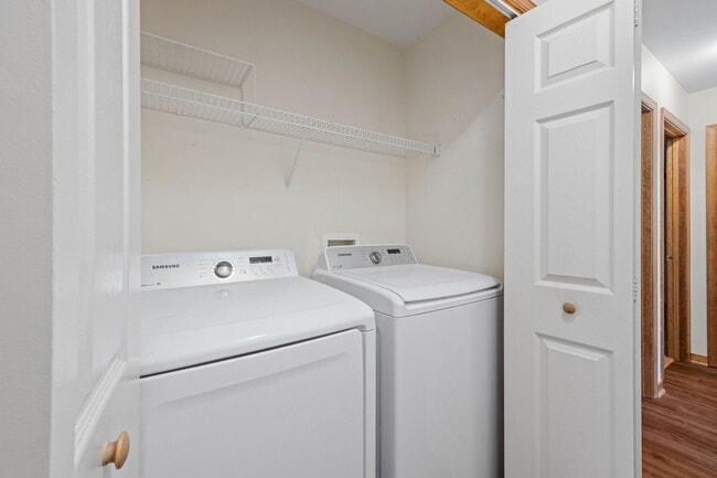 Building Photo - 3 Bedroom/2 Bath Rancher in the North Ches...