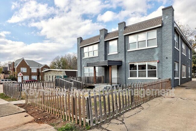 Building Photo - 2325 NW 12th St