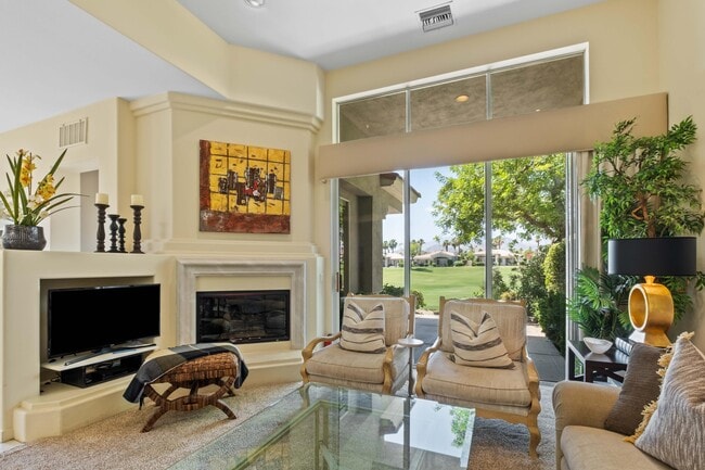 Building Photo - 461 Desert Holly Dr