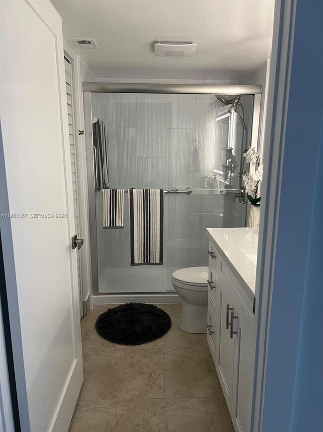 Building Photo - 1400 SW 124th Terrace