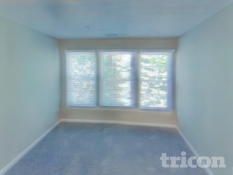 Building Photo - 9851 Bayline Cir