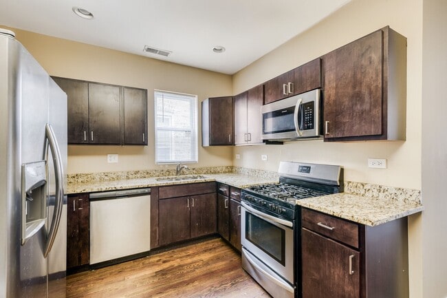 Building Photo - 111 W 74th St