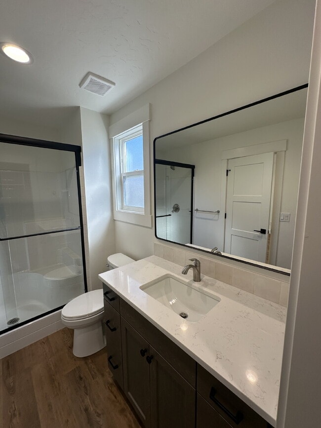 Building Photo - "Charming 3-Bedroom Oasis with Granite Touches in Meridian!"