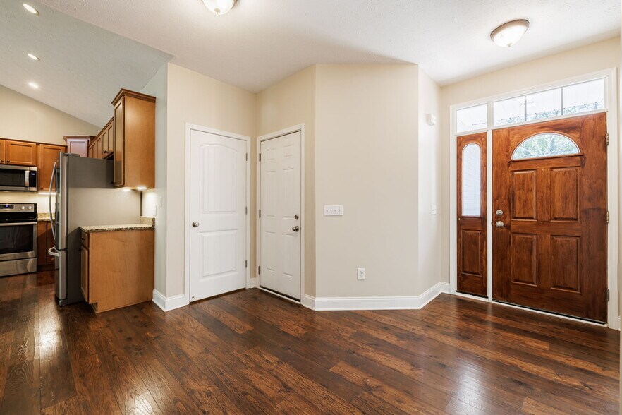 Building Photo - 148 Fenton Rd