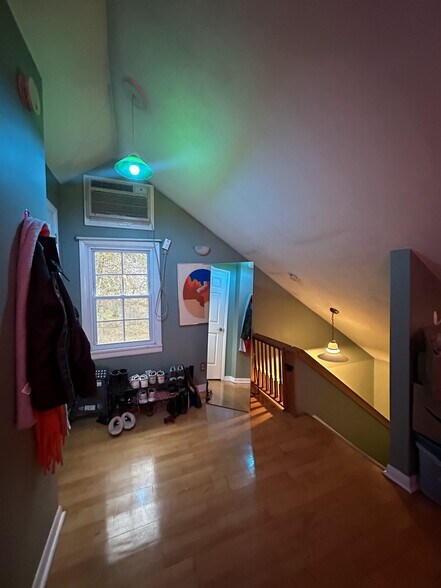 Building Photo - 543 Clarendon St