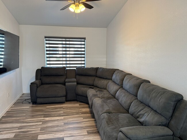 Building Photo - Furnished Three Bedroom San Luis AZ. Home