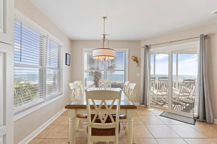 Building Photo - 1426 N Waccamaw Dr