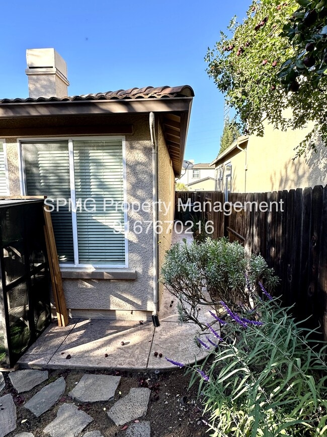 Building Photo - 1528 Morning Glory Ln