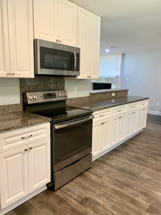 Building Photo - 3BD/BA House for Lease off Hwy 1065 in Independence