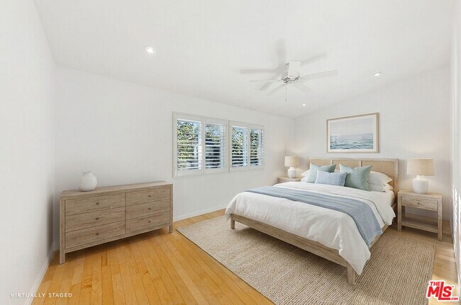 Building Photo - 6515 Dume Dr
