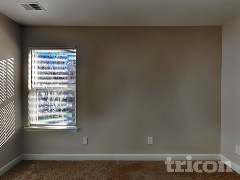 Building Photo - 6405 Lanzerac Manor Dr