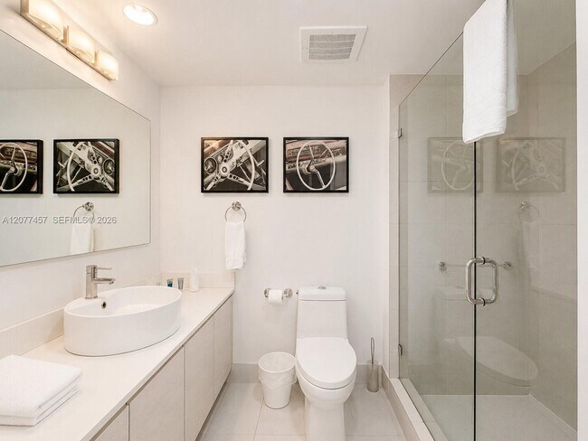 Building Photo - 2600 E Hallandale Beach Blvd
