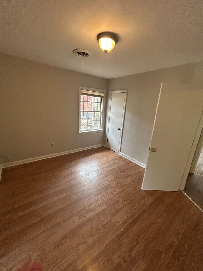 Building Photo - 3575 N Wareingwood Dr