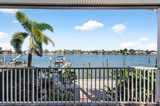 Building Photo - 2509 Bay Blvd