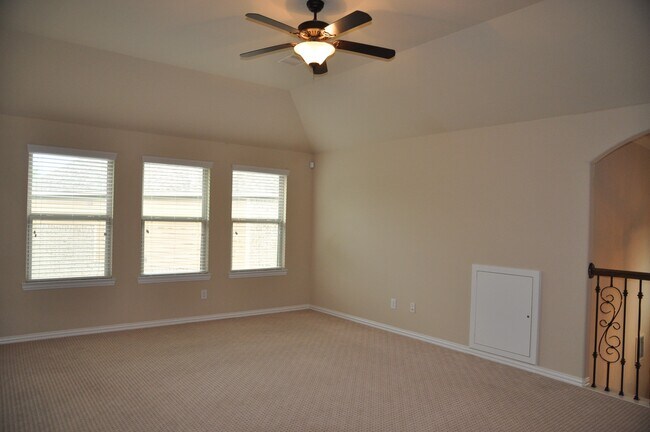 Building Photo - 27619 Lodgemist Ct