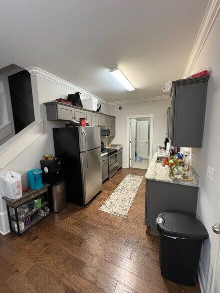 Building Photo - 318 Paul T Cir