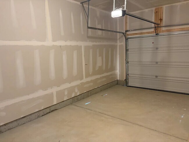 Building Photo - 101 Abramo Victor Dr