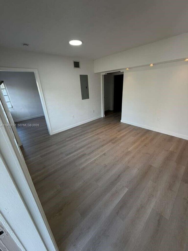 Building Photo - 4000 SW 16th Terrace