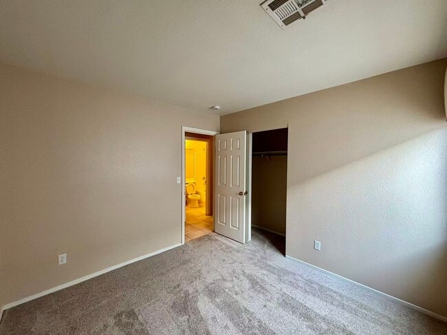 Building Photo - Beautiful single-story 3 bed, 2 bath home in gated Green Valley Ranch