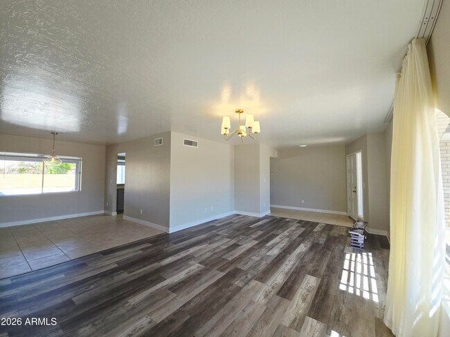 Building Photo - 5132 W Las Palmaritas Dr