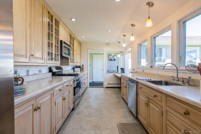 Building Photo - 29 Alden Ln