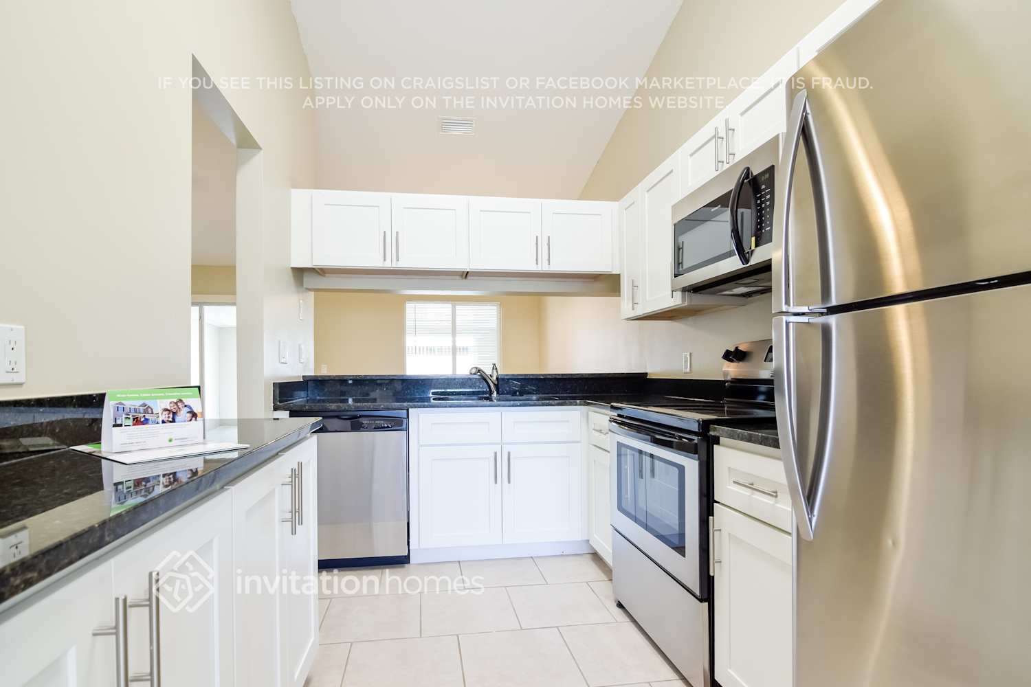 Building Photo - 1330 Coolmont Dr