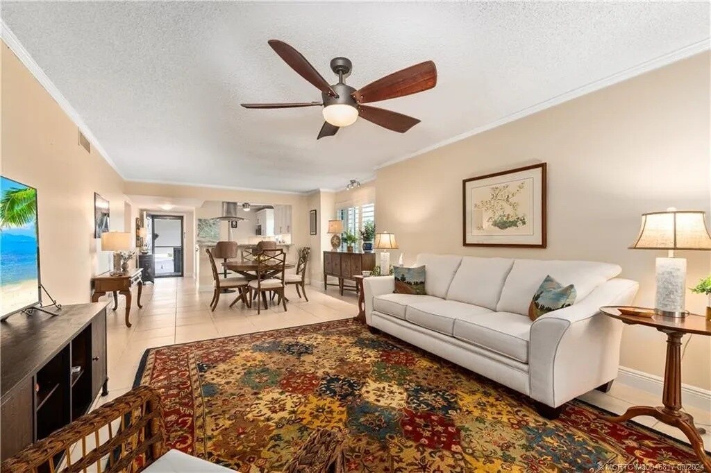 Living Room - 175 SE Saint Lucie Blvd