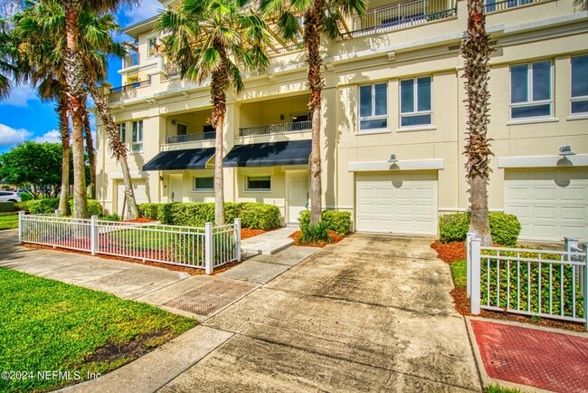 Building Photo - 525 3rd St N