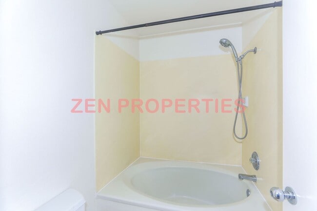 Building Photo - 2 Bedroom, 2 Bath, 2 Car Garage for rent a...
