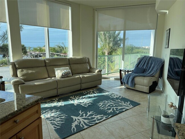 Building Photo - 1375 Beach Rd