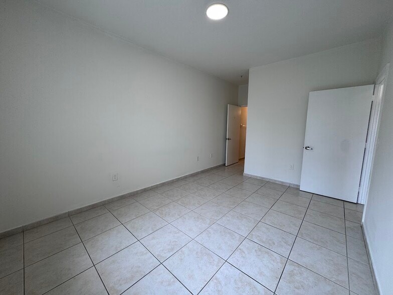 Building Photo - 7350 NW 114th Ave