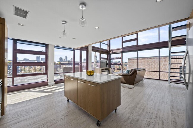 Building Photo - 367 Auden Ave