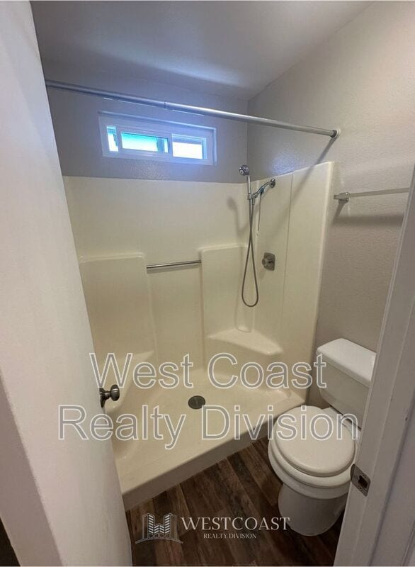 Building Photo - 627 Solano Dr