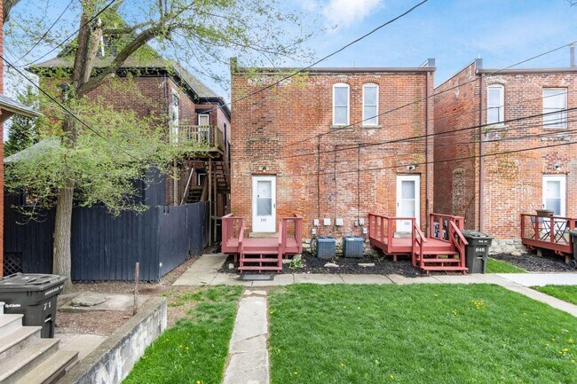 Building Photo - 848 Oak St