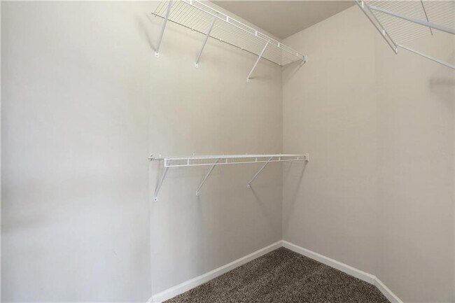 Building Photo - 2527 Morgan Chase Dr