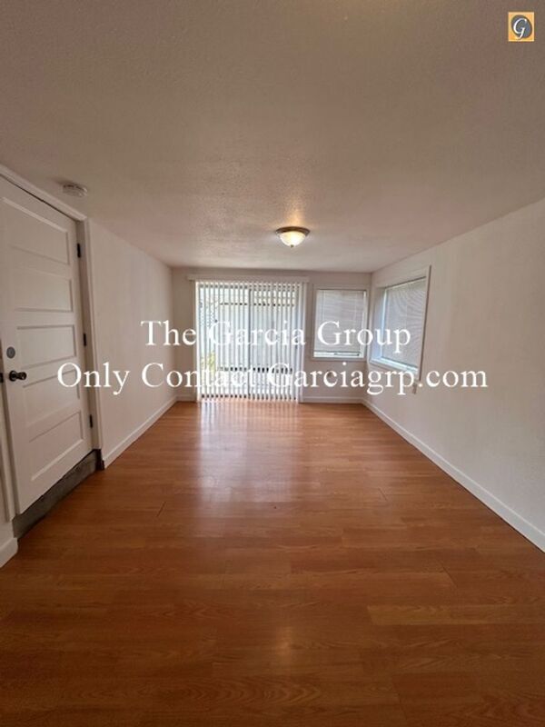 Building Photo - 17050 SE Gurnee Ave