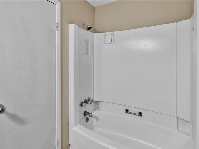 Building Photo - 10603 Silkwood Dr