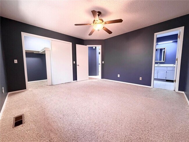 Building Photo - 5 Haslingden Ln