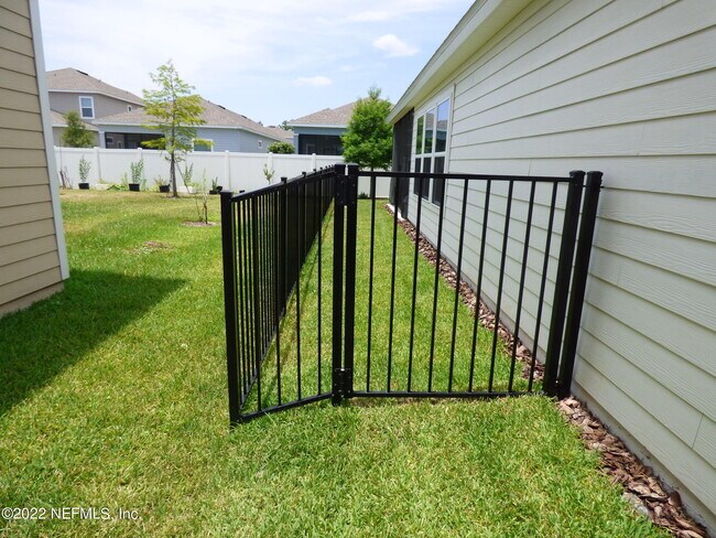 Building Photo - 313 Bluejack Ln