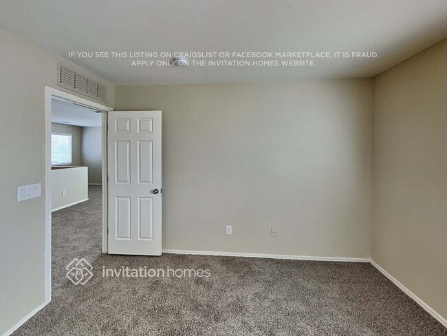 Building Photo - 1325 E Saguaro Trail