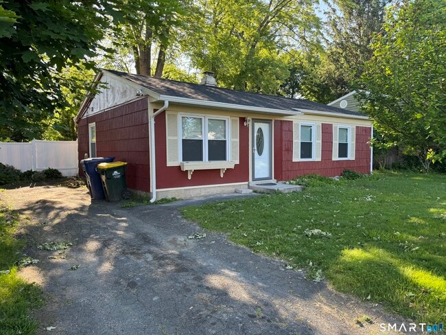 Building Photo - 5 Webster Dr
