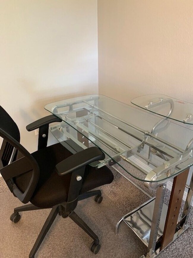 Building Photo - Furnished 4 Bedroom 3 Bath House in Kimberling City, MO with 2 car garage-Seasonal Lake View